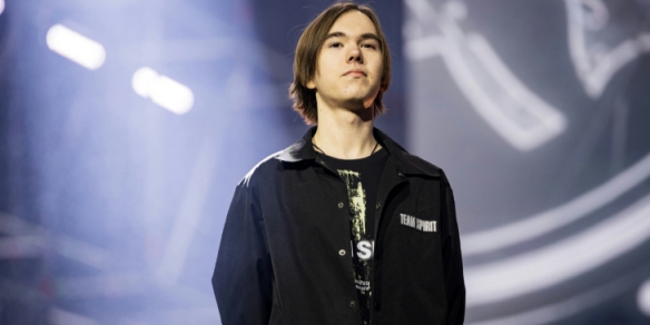 Hunter ： 我们没有像 NiKo 或 m0NESY 这样的明星选手，所以我们需要团结作战。